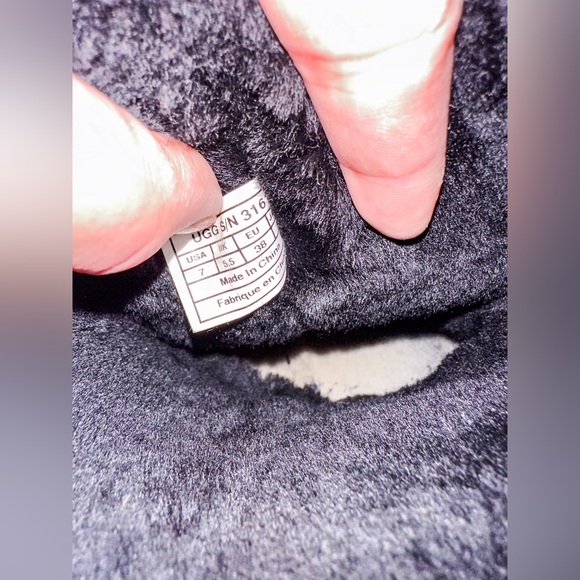 Rare Classic Short Black Sequin UGG Boots Size 7 - Picture 5 of 5